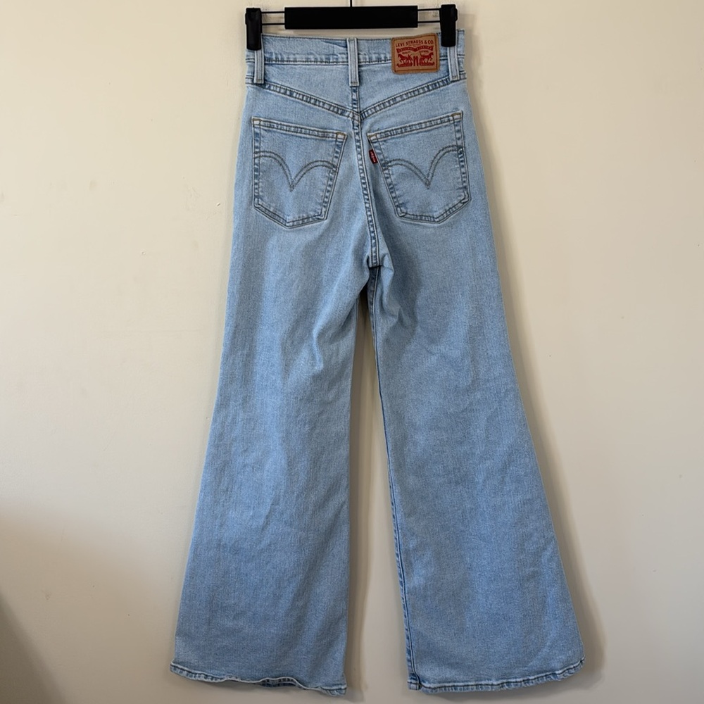 Levi’s Ribcage Bell Sits Well Together Light Wash Size 24 - Picture 7 of 14